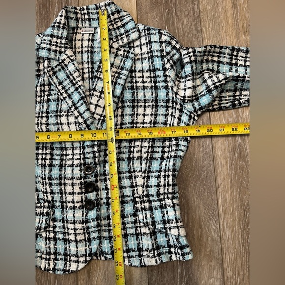 🛍️blue,white,black plaid suit jacket excellent condition. - Picture 7 of 8